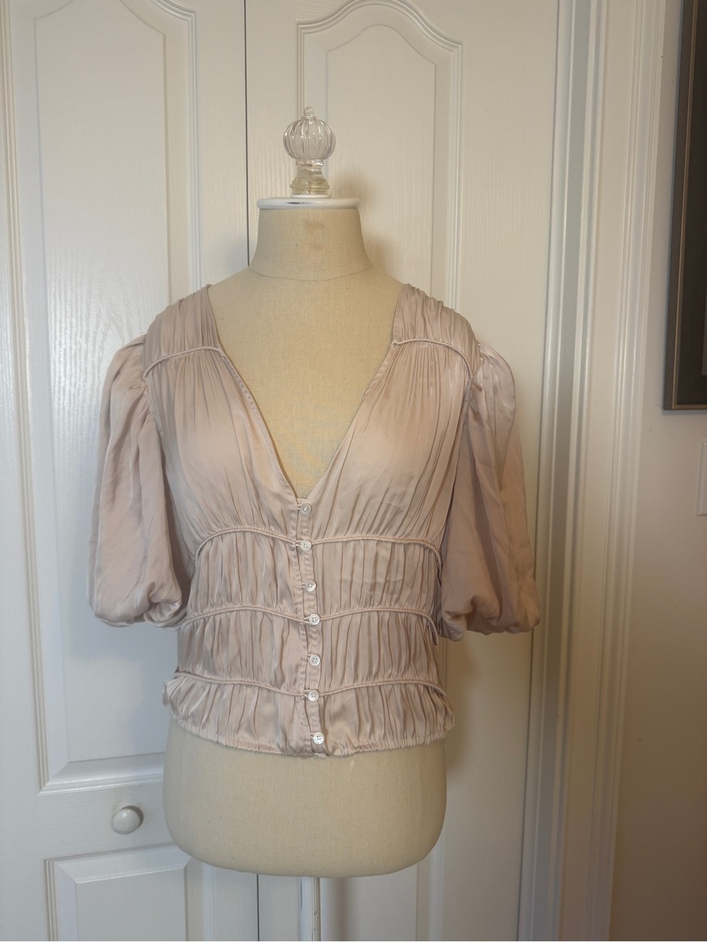Frame  Champagne Blush Button-Front Puff Sleeve Blouse Sz Medium